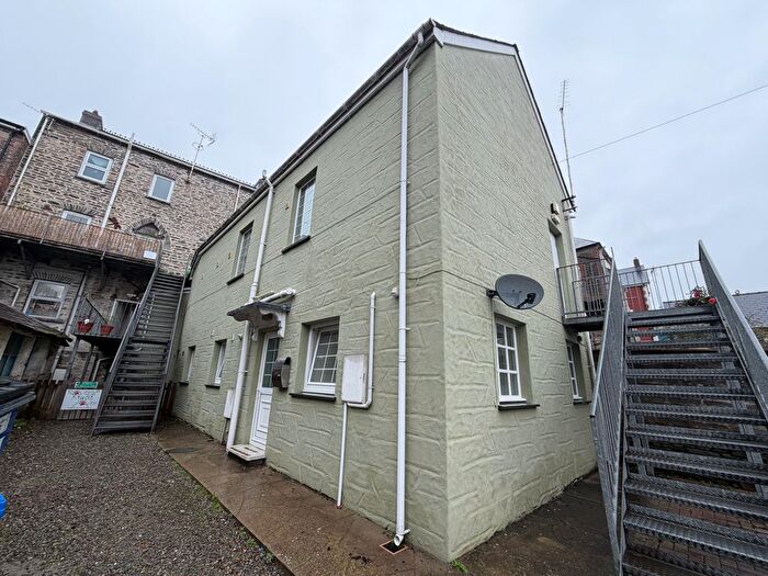 2 Bedroom Flat To Rent In Williams Row, Cardigan, SA43