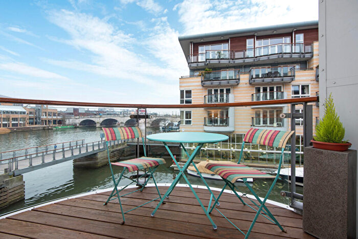 2 Bedroom Apartment To Rent In Marina Place, KT1