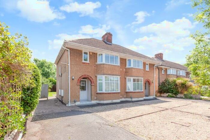 2 Bedroom Apartment To Rent In Collinwood Close, Risinghurst, OX3