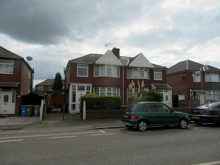 3 Bedroom Semi-Detached House To Rent In Kings Road, Old Trafford, Manchester., M16