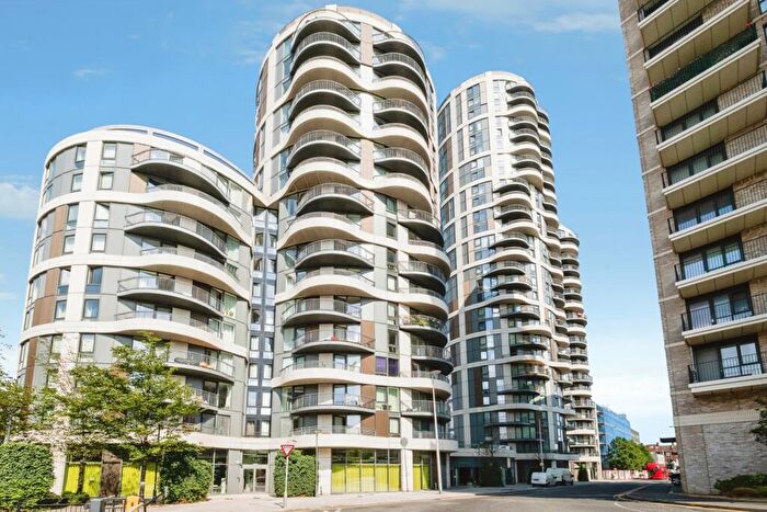 2 Bedroom Flat For Sale In Cambridge Road, Barking, IG11
