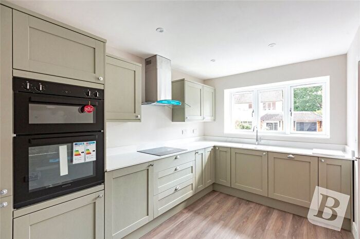 4 Bedroom Detached House For Sale In Queenswood Avenue, Hutton, Brentwood, Essex, CM13