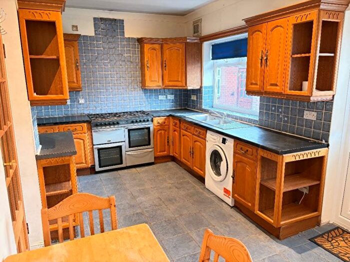1 Bedroom Flat To Rent In Very Near Westbury Avenue Area, Southall, UB1