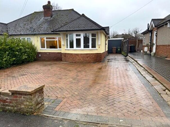 2 Bedroom Semi-Detached Bungalow To Rent In Laburnum Close, Luton, Bedfordshire, LU3
