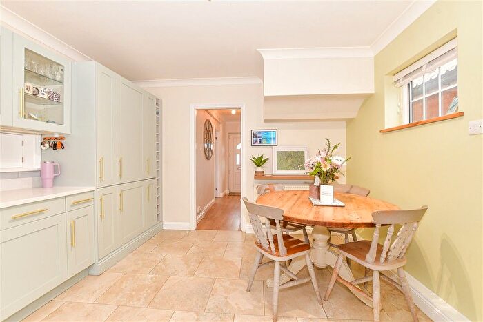 3 Bedroom Detached House For Sale In Pound Road, East Peckham, Tonbridge, Kent, TN12