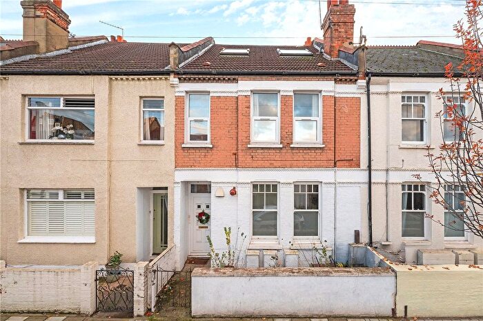 2 Bedroom Flat To Rent In Garratt Terrace, Tooting, London, SW17