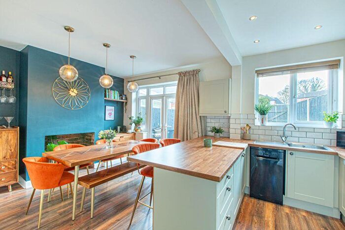 3 Bedroom Terraced House For Sale In Manor Grove, Chapel Allerton, LS7