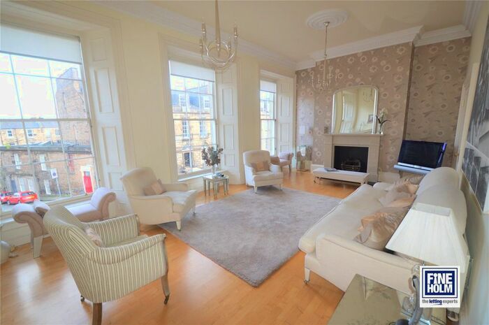 2 Bedroom Flat To Rent In York Lane, Edinburgh, EH1
