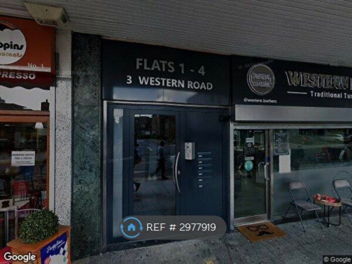 2 Bedroom Flat To Rent In Reston House, Romford, RM1