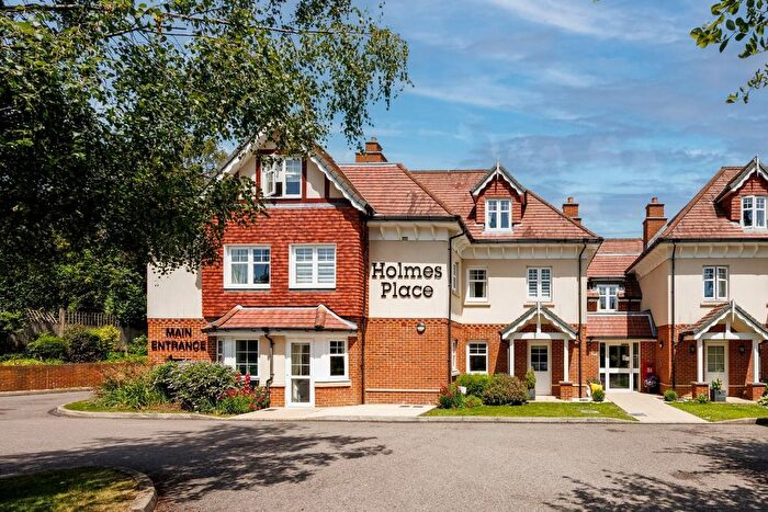 1 Bedroom Flat For Sale In Holmes Place, Crowborough Hill, Crowborough, TN6