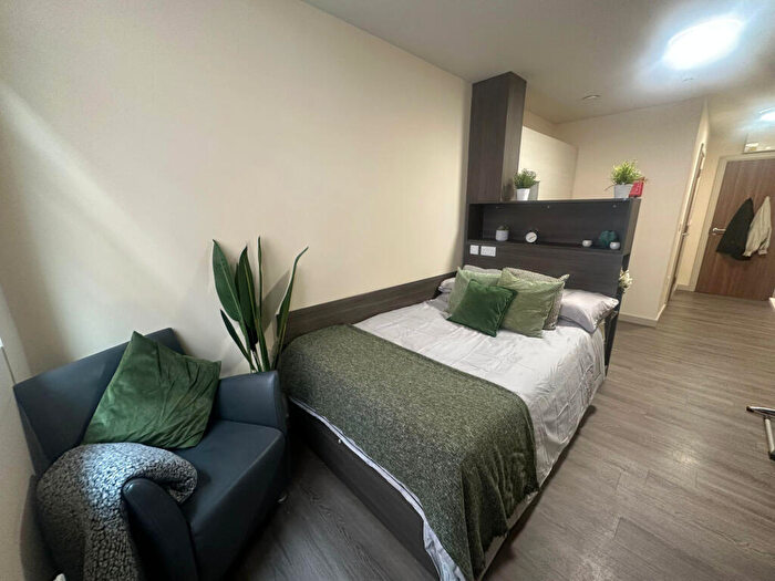 Studio To Rent In Halley House, - Hounds Gate, Nottingham, Nottinghamshire, NG1