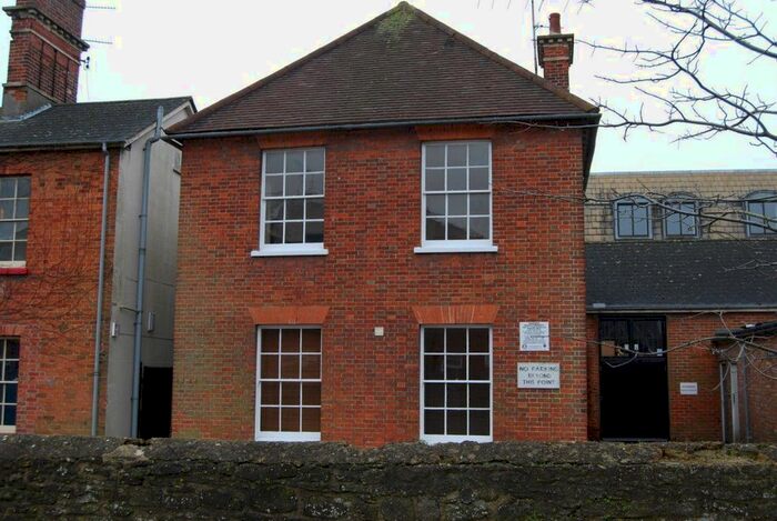 1 Bedroom Flat To Rent In Charlotte Mews, Swindon, SN1