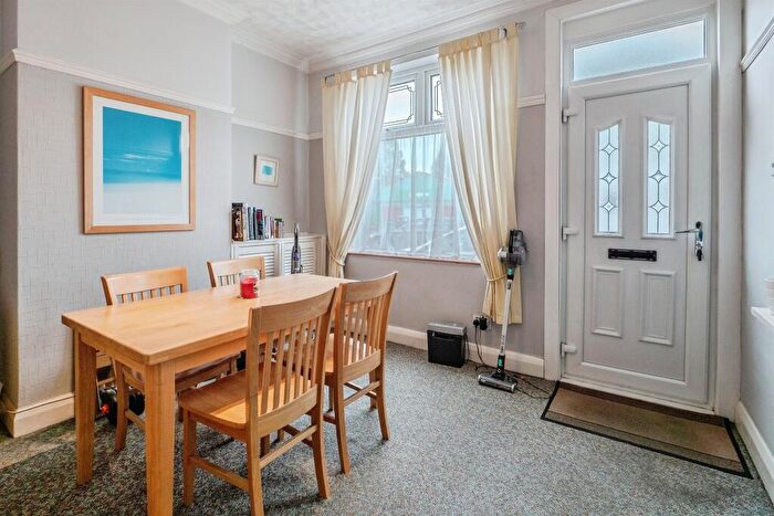 3 Bedroom Terraced House For Sale In Corporation Road, Leicester, LE4
