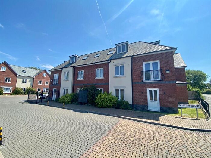 2 Bedroom Apartment To Rent In Danelaw Court, Hinckley, LE10