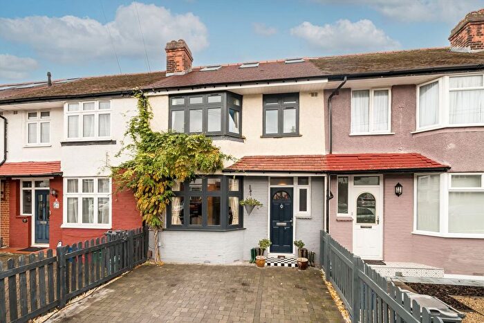 4 Bedroom Terraced House For Sale In Southland Way, Hounslow, TW3