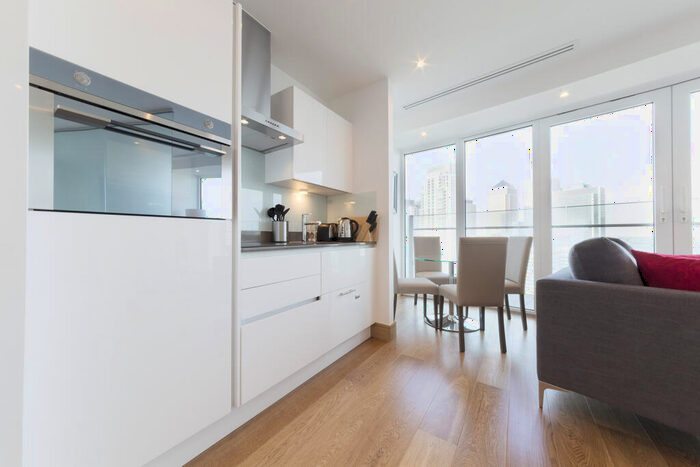 Apartment To Rent In Crossharbour Plaza, London, E14