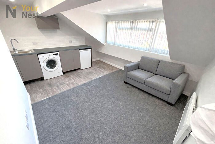 1 Bedroom Apartment To Rent In Flat, Strathrmore Drive, Harehills, LS9