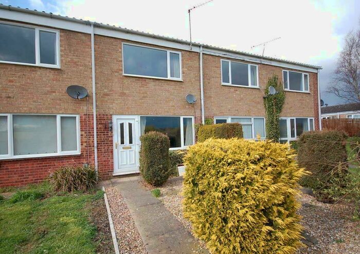 2 Bedroom Town House To Rent In Valley Rise, Desborough, NN14