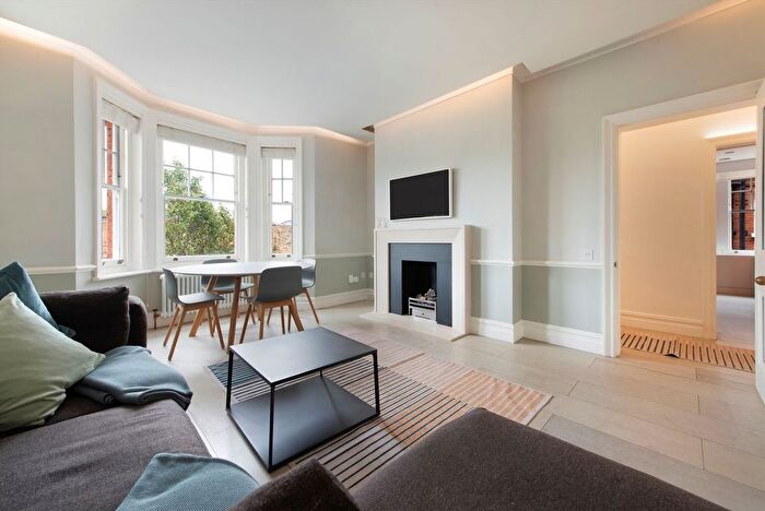 2 Bedroom Flat For Sale In Park Walk, Chelsea, SW10