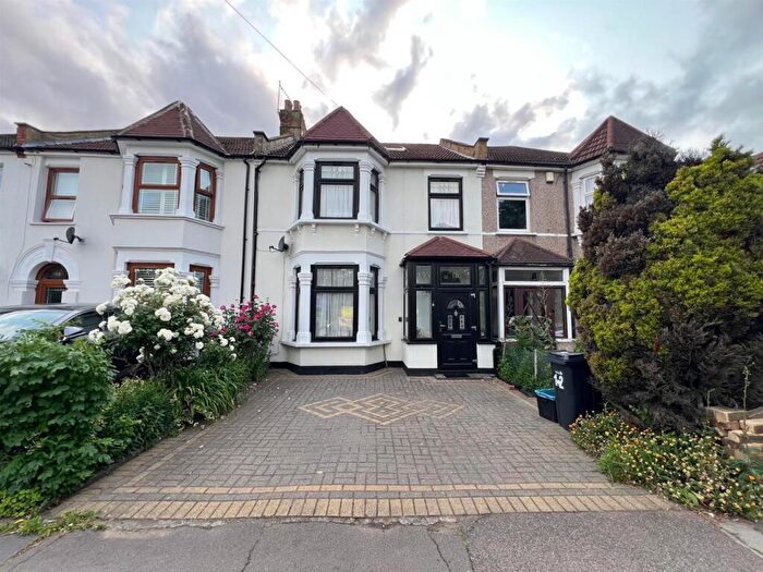 4 Bedroom Terraced House For Sale In Gordon Road, Ilford, IG1