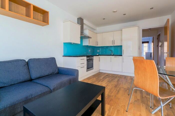 1 Bedroom Flat To Rent In Upper Street, London, N1