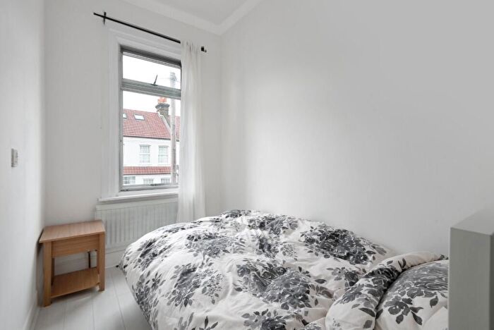 3 Bedroom Terraced House For Sale In Silverleigh Road, Thornton Heath, CR7