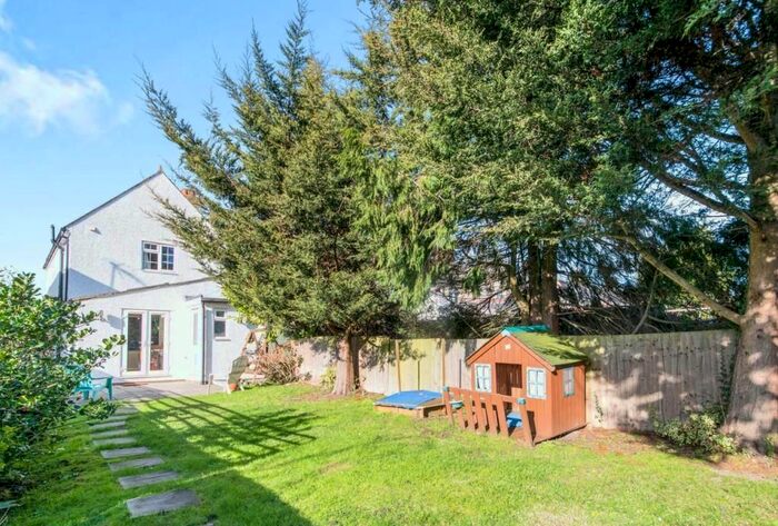 3 Bedroom Property To Rent In Shenley Road, Borehamwood, WD6