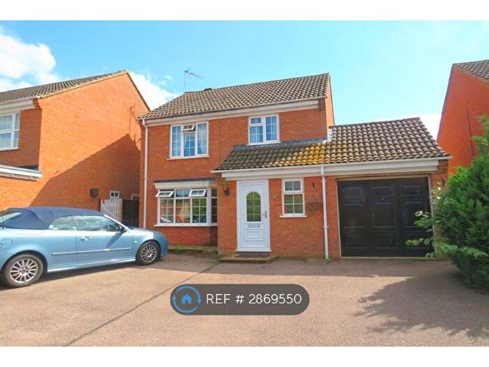 3 Bedroom Detached House To Rent In Robin Close, Buckingham, MK18