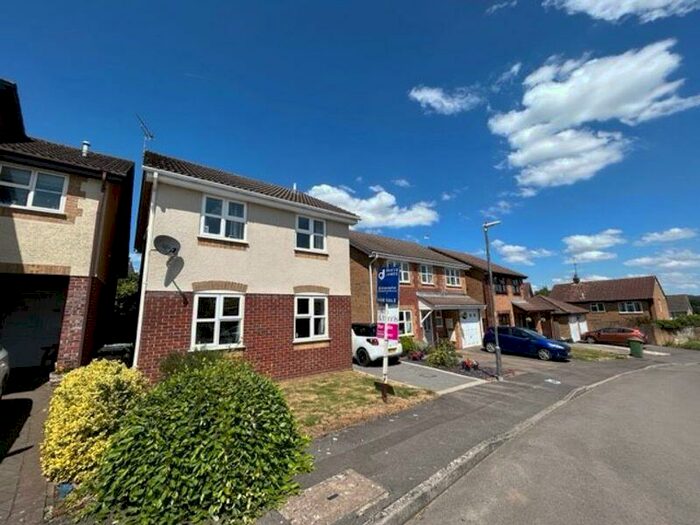 3 Bedroom Detached House For Sale In Inglestone Road, Wickwar, GL12