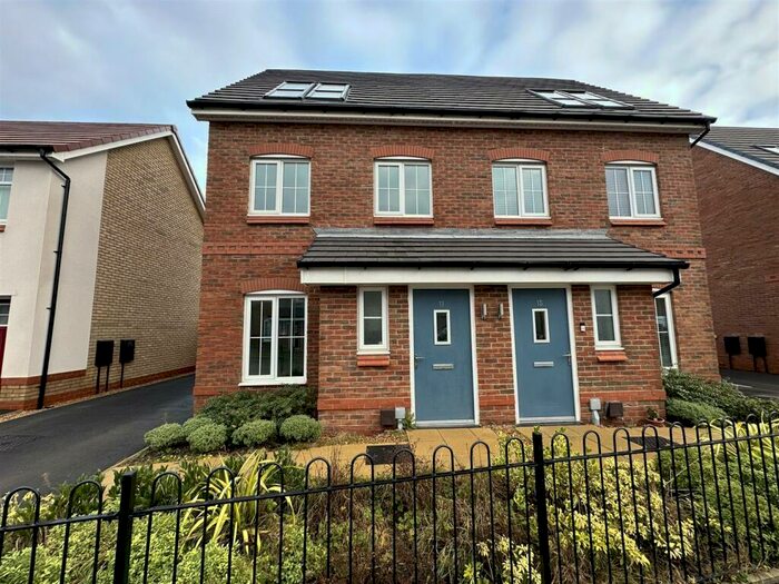 3 Bedroom Semi-Detached House To Rent In Scenic Street, Belle Vue, M18