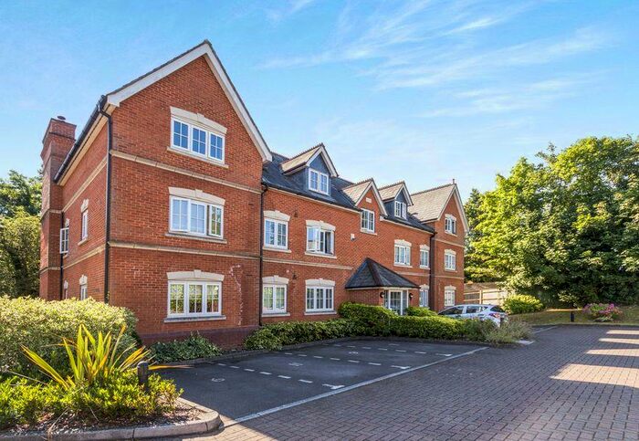 2 Bedroom Apartment To Rent In Jays Court, Sunninghill, SL5