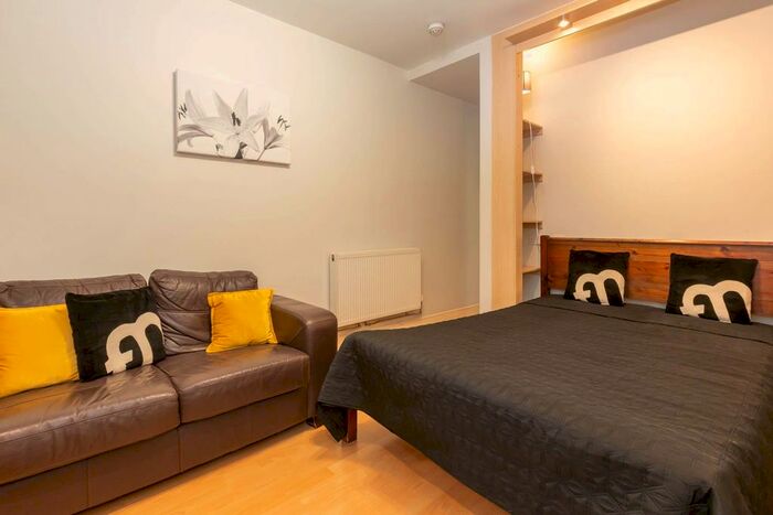 Studio To Rent In Shaftesbury House, Station Street, B5
