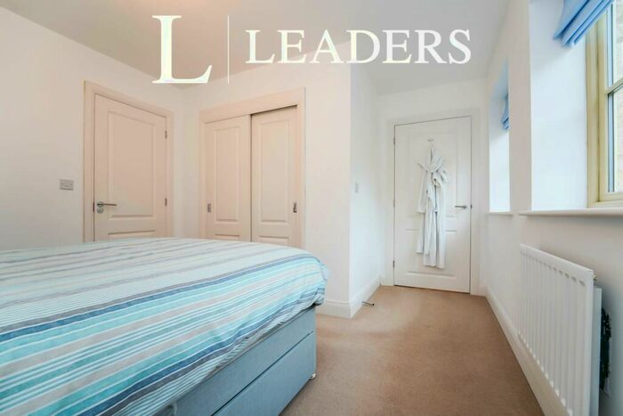 2 Bedroom Flat To Rent In Cross Close, Cirencester, GL7