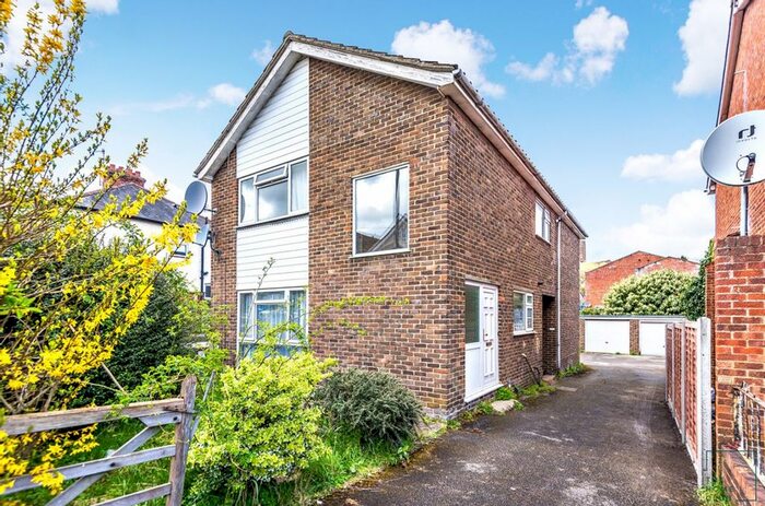 3 Bedroom Flat To Rent In Madrid Road, Guildford, GU2