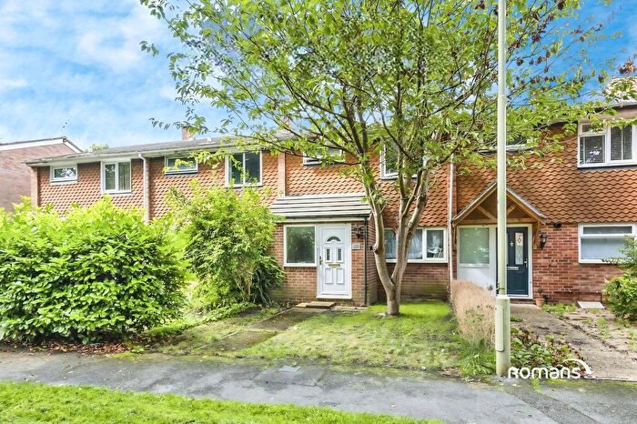 3 Bedroom Terraced House For Sale In Brookside Walk, Tadley, RG26