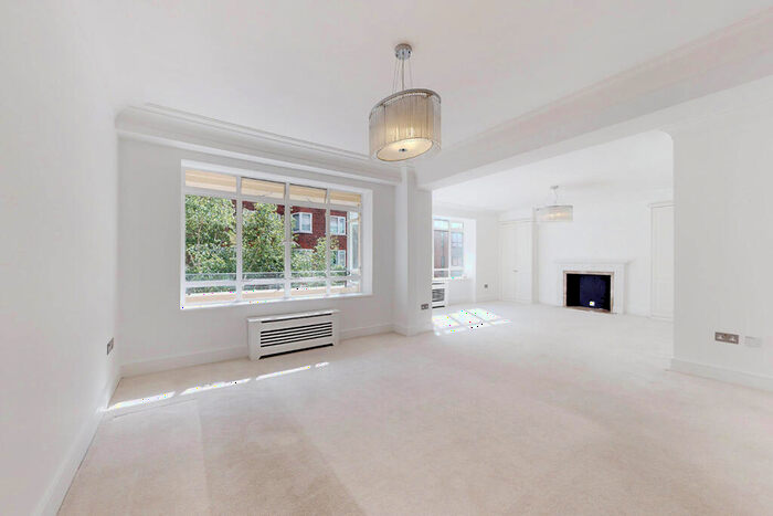3 Bedroom Apartment To Rent In Viceroy Court, Prince Albert Road, St Johns Wood, London, NW8