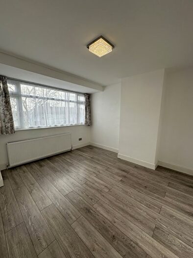 3 Bedroom Semi-Detached House To Rent In Gainsborough Gardens, Edgware, Greater London, HA8