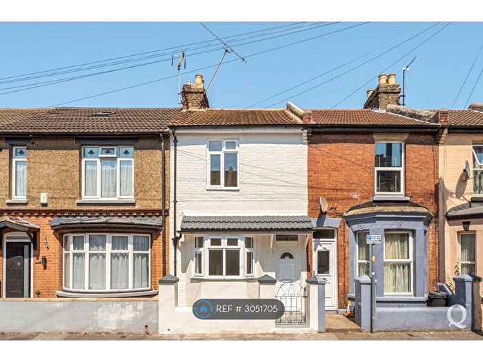 3 Bedroom Terraced House To Rent In Gordon Road, Gillingham, ME7