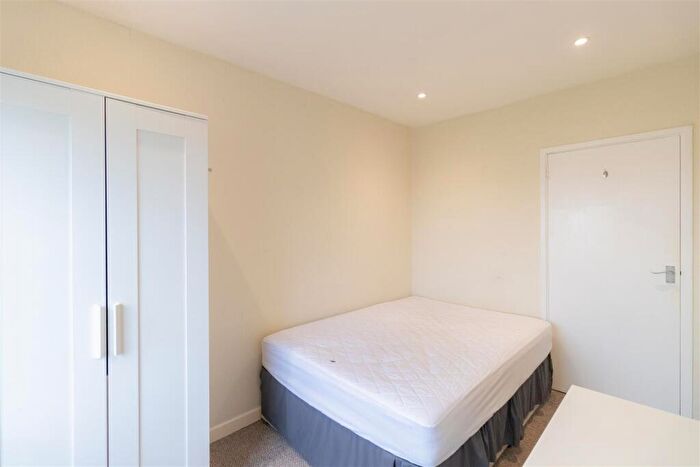 3 Bedroom Flat To Rent In Lansdown Crescent, Cheltenham, GL50