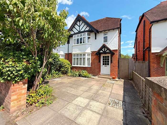 3 Bedroom Semi-Detached House For Sale In College Street, Stratford-upon-Avon, CV37