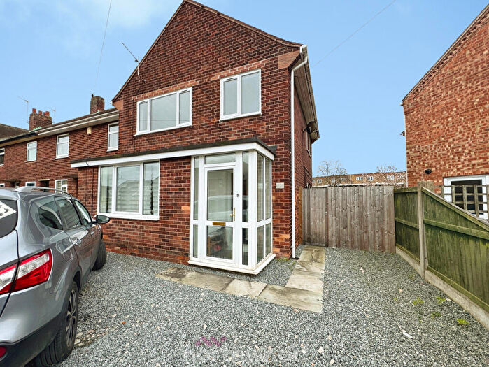 3 Bedroom Semi Detached House To Rent In Charles Drive, Goole, Goole, DN14