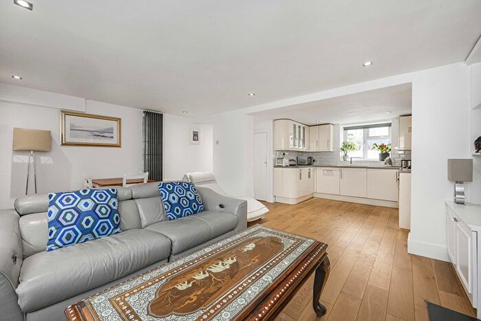 3 Bedroom Terraced House For Sale In Windmill Lane, London, E15