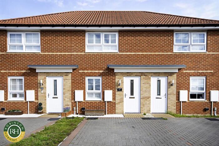 2 Bedroom Mews For Sale In Farleigh Drive, Harworth, DN11