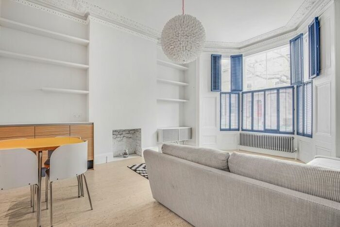 1 Bedroom Flat To Rent In Hammersmith Grove, London, W6