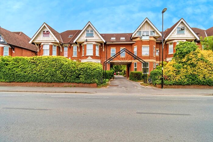 Flat For Sale In Hill Lane, Southampton, Hampshire, SO15