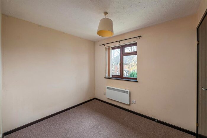2 Bedroom Terraced House For Sale In Copse Lane, Horley, RH6