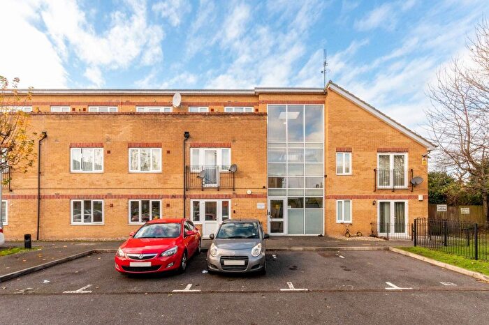 2 Bedroom Flat For Sale In St. Giles Close, Heston, Hounslow, TW5