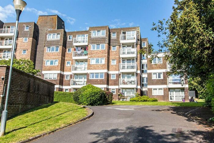 Flat To Rent In Wynnstay, Oakhall Park, Burgess Hill, RH15