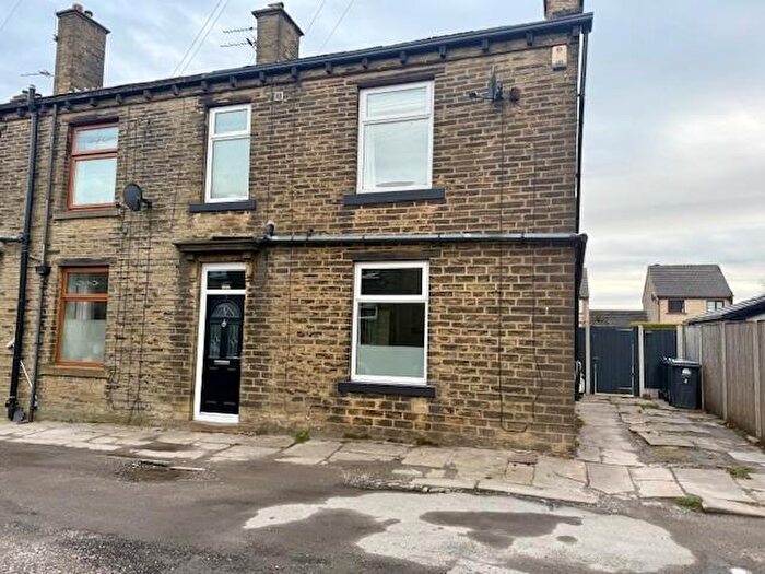 3 Bedroom End Of Terrace House For Sale In Charles Street, Queensbury, Bradford, BD13