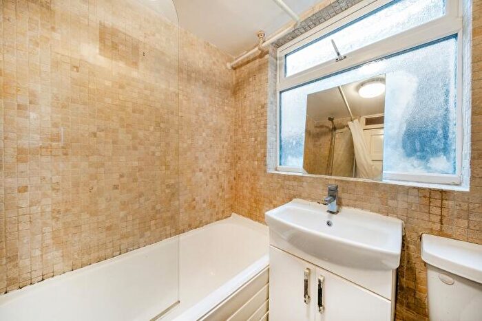 1 Bedroom Flat To Rent In Marmont Road Peckham, SE15